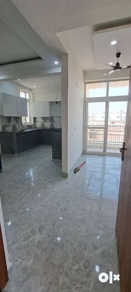 2bhk sami flat for rent in Noida Extension