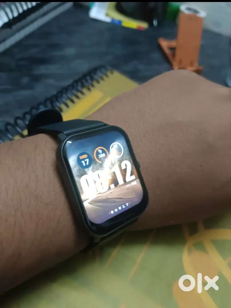 BOULT Smartwatch
