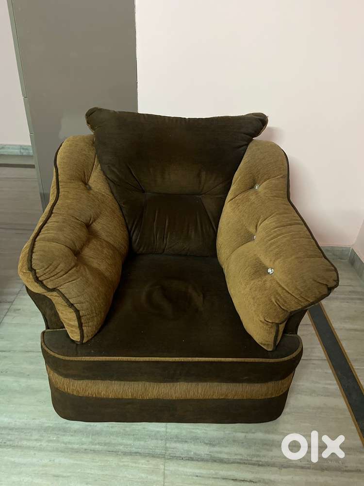5 seatee sofa