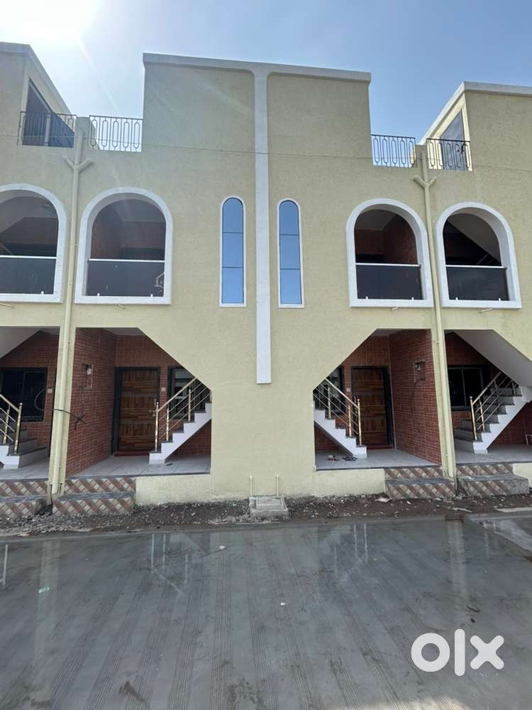Dindoli & Bhestan All Size Row Houses Available