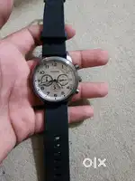 nike pegasus 39 size 10 and fossil seiko 5 watches