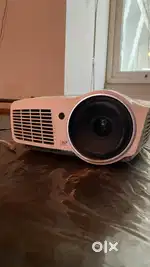 Pre-used Vivitek D860 Projector, Works with Mac,Windows,iPad & tabs.