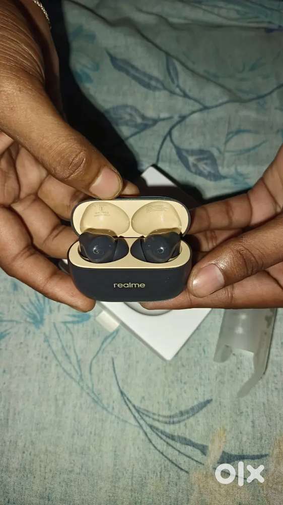 Realme T300 buds