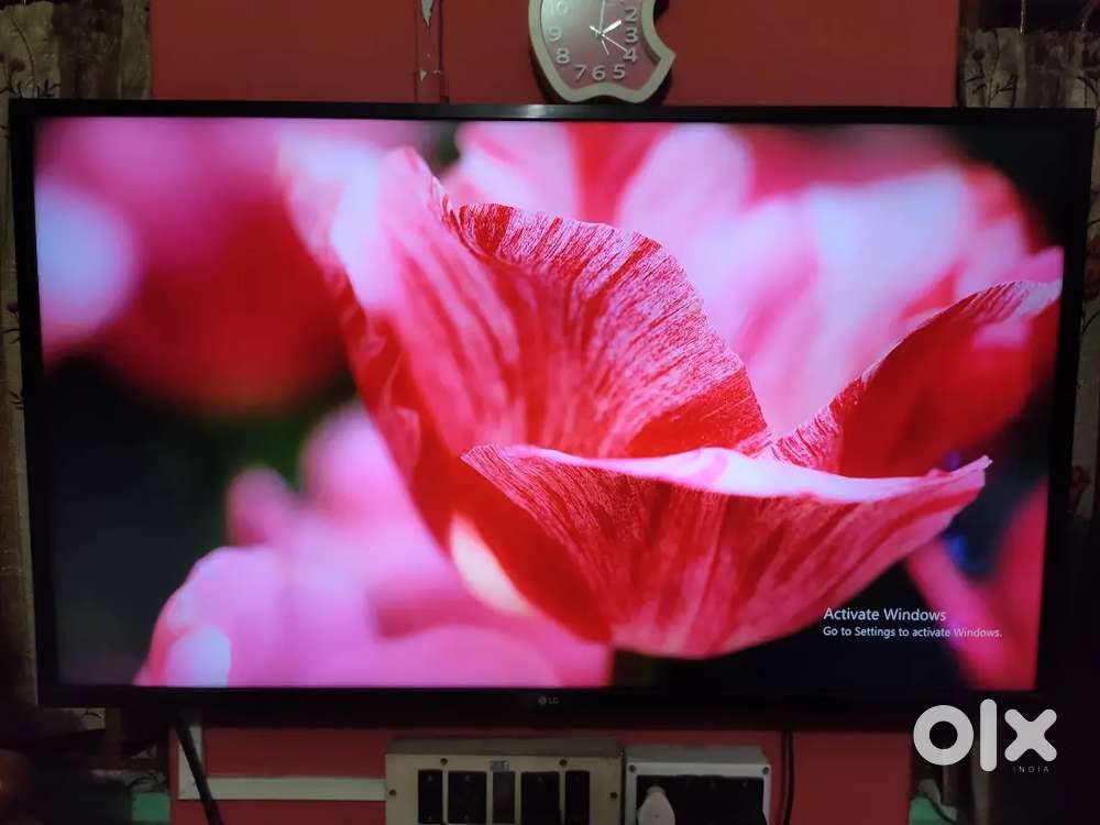 LG 4K UHD TV 43 INCH