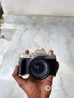 Fujifilm X series X-T 200 Mirrorless camera