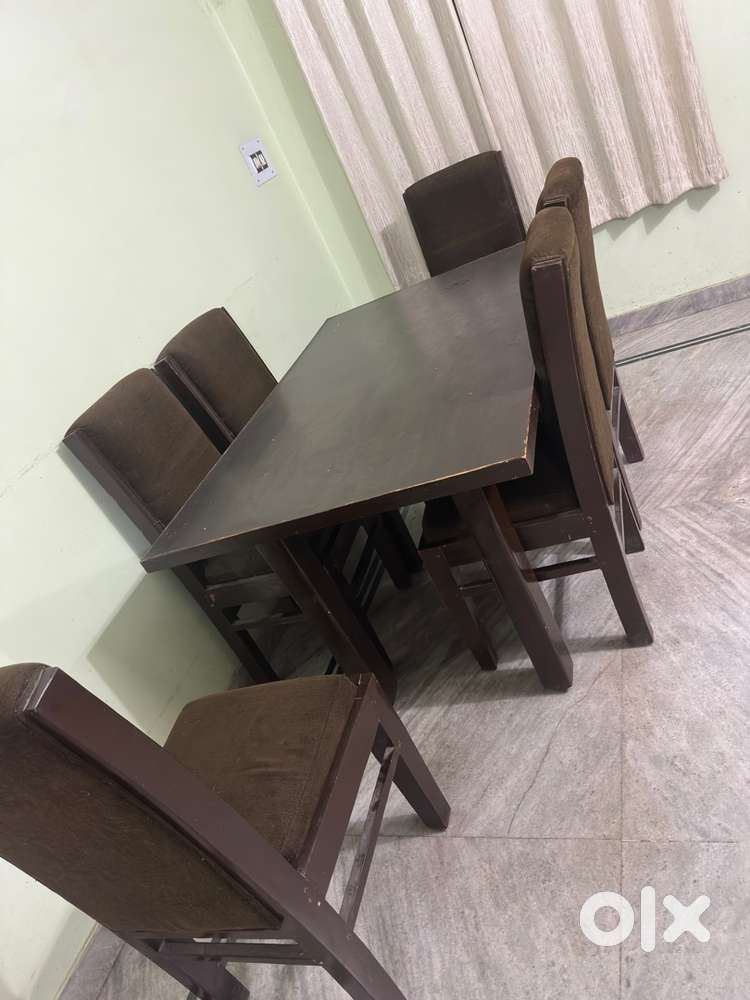 6 SEATER DINING TABLE PURE WOODEN