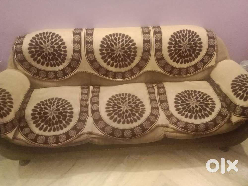 5 SEATER SOFA on sale in Faridabad sec 35