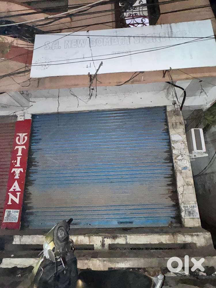 Road Facing Commercial Shop for Rent
