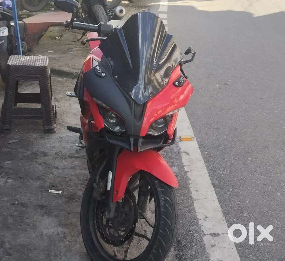 Bajaj pulsar RS200 koi dikkat nahi hai bike me