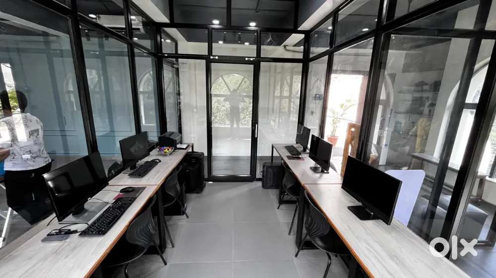 Computer table