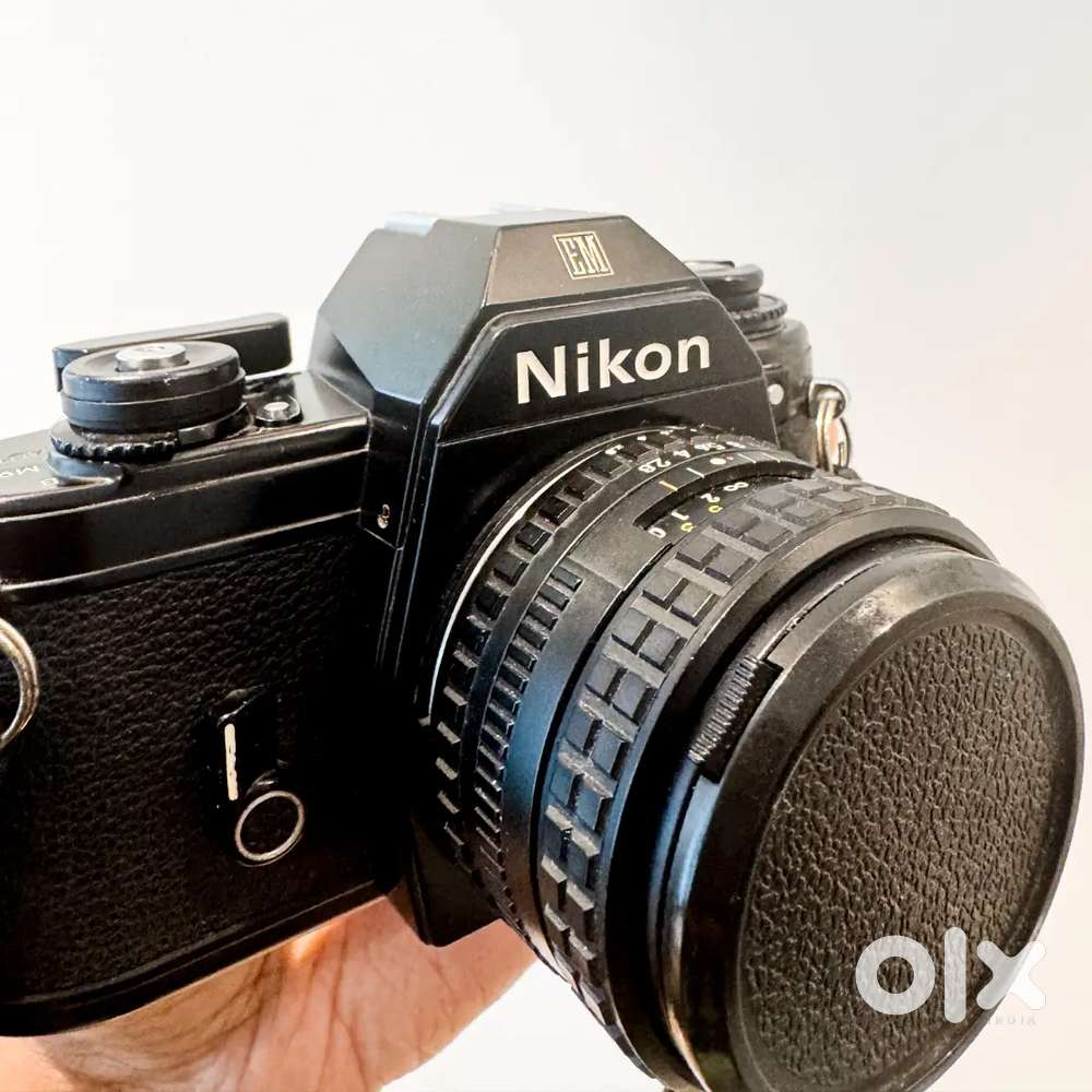 Selling Nikon EM with a 28mm f/2.8 lens in excellent condition