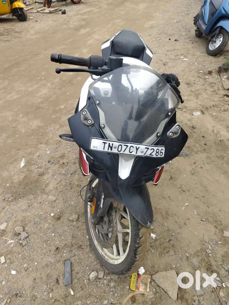 Bajaj RS 200