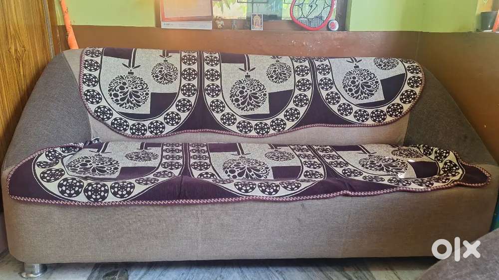 Sofa set (one double with two single)