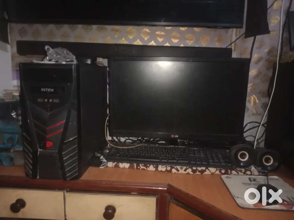 Computer , keyboard,cpu,mouse, spekar