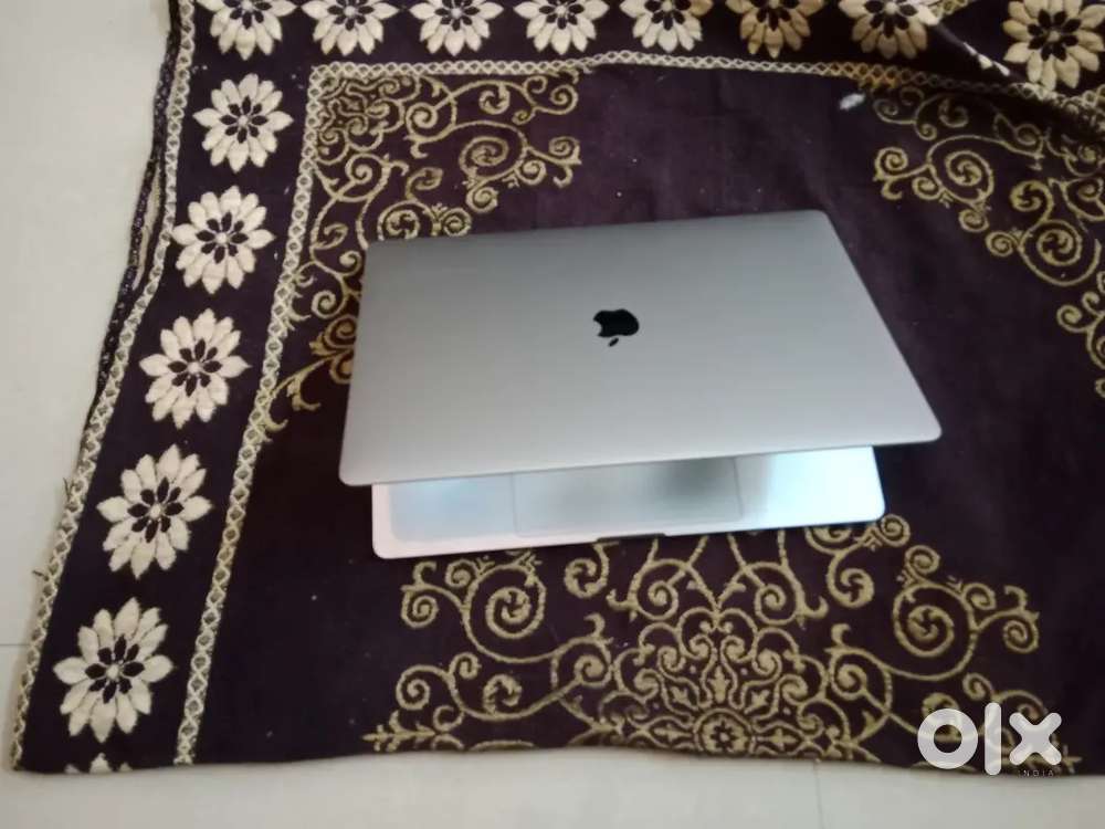 MACBOOK PRO I9 WITH 4 GB GRAPHICS IN SUPERB CONDITION