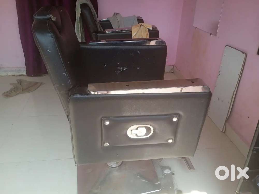 2 pecc salon chiar Titwala Baneli