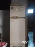 New lena hai isiliye sell kar rhy hai