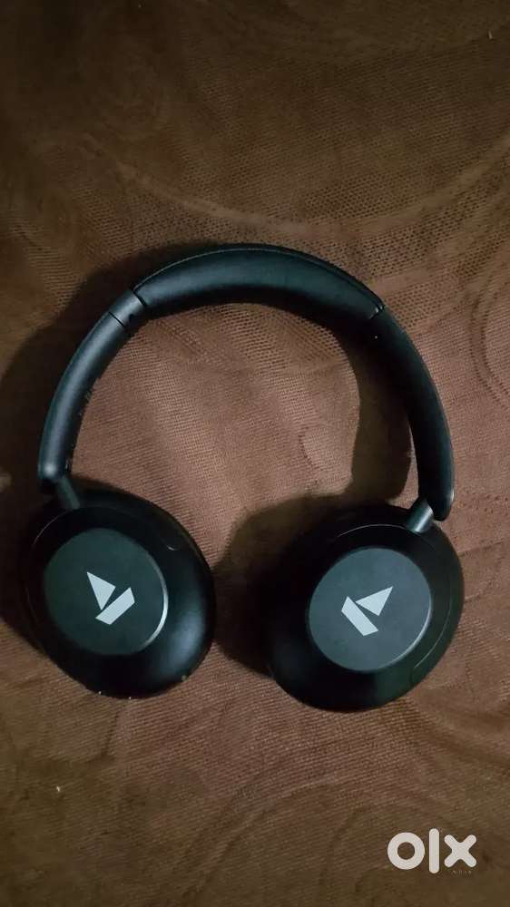 Limited rockerz boat real headphone just buyed