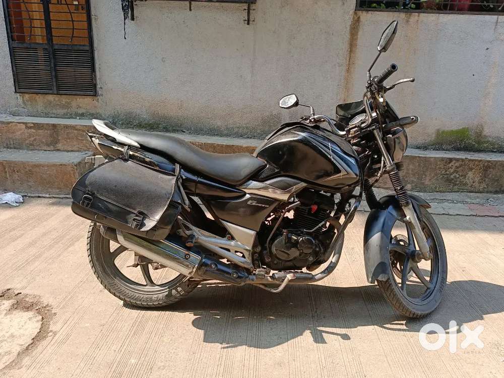 Suzuki GS-150 बाइक को बेचना है।