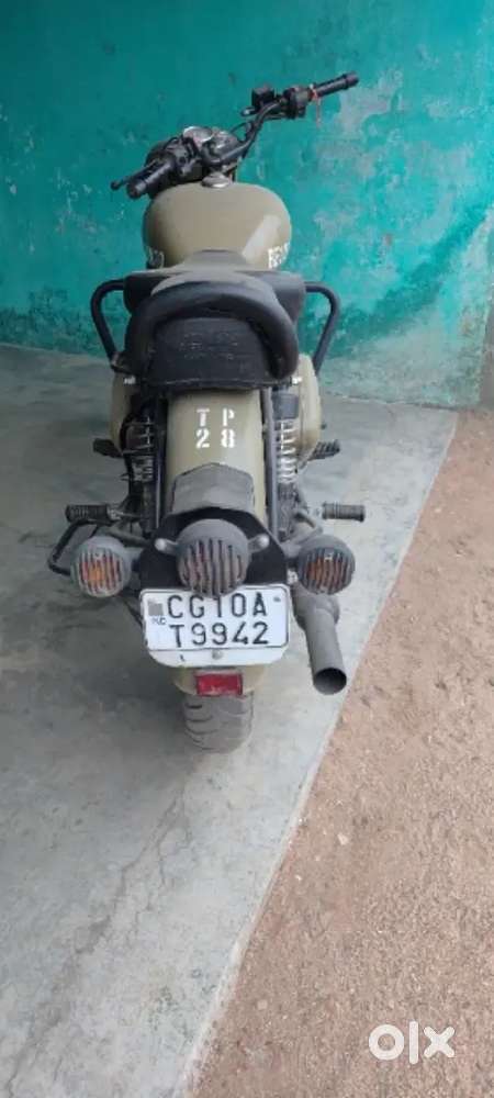 गाडी No1 कंडीशन मे है । 2019 BS4 है