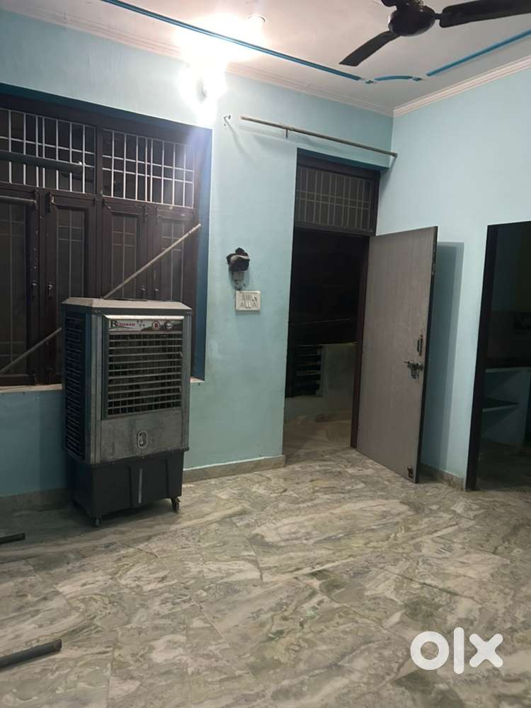 Spacious room on rent