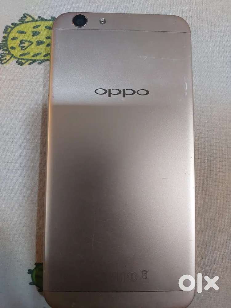 F1s not working few scratches back perfect scrap no charger