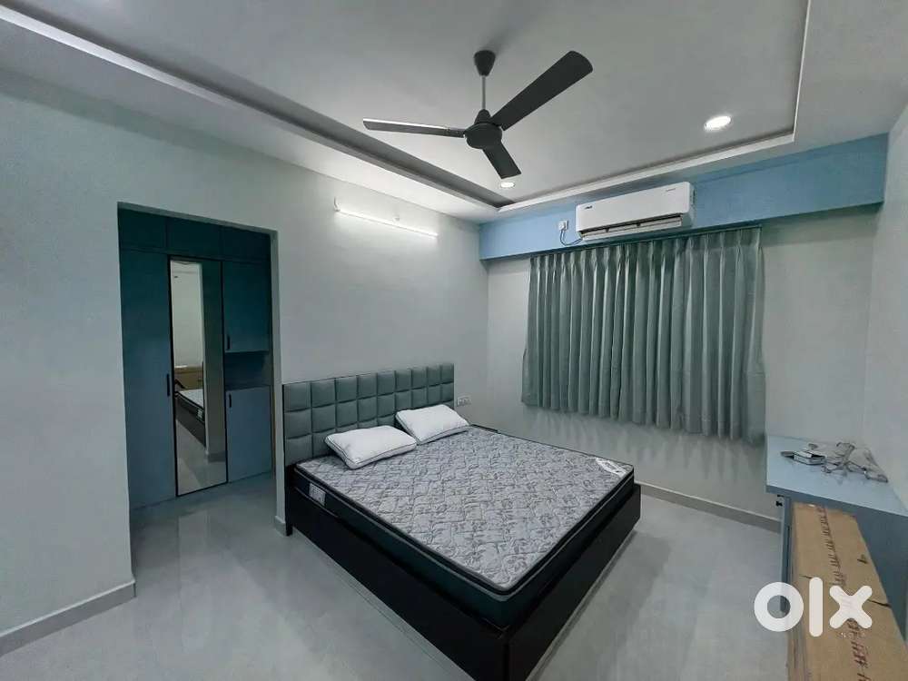 1modern bedroom available for male in 3 sharing