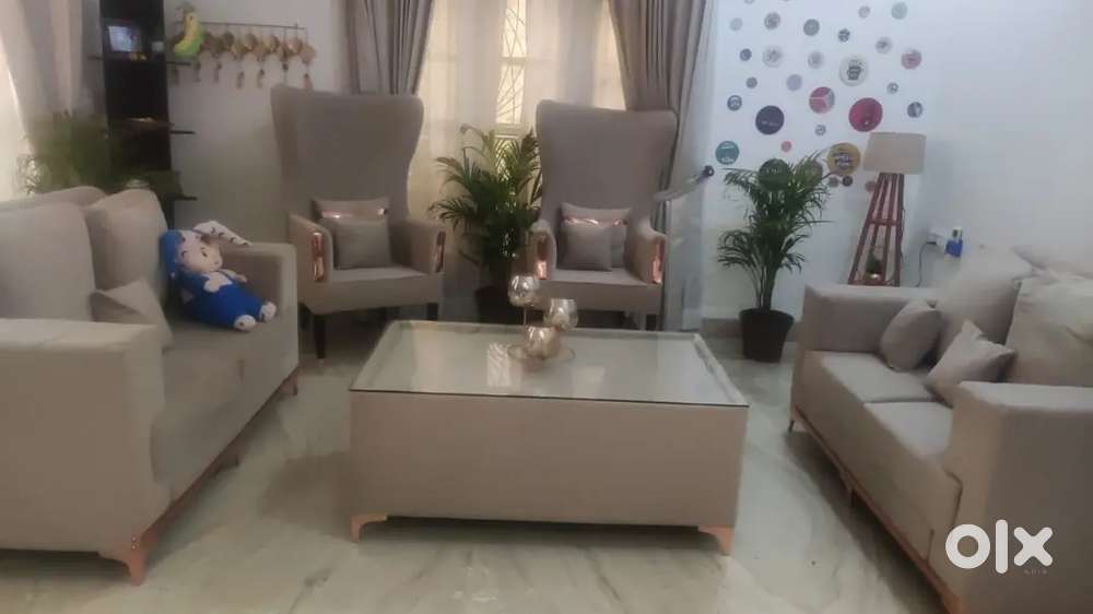 Selling off brand new sofa set