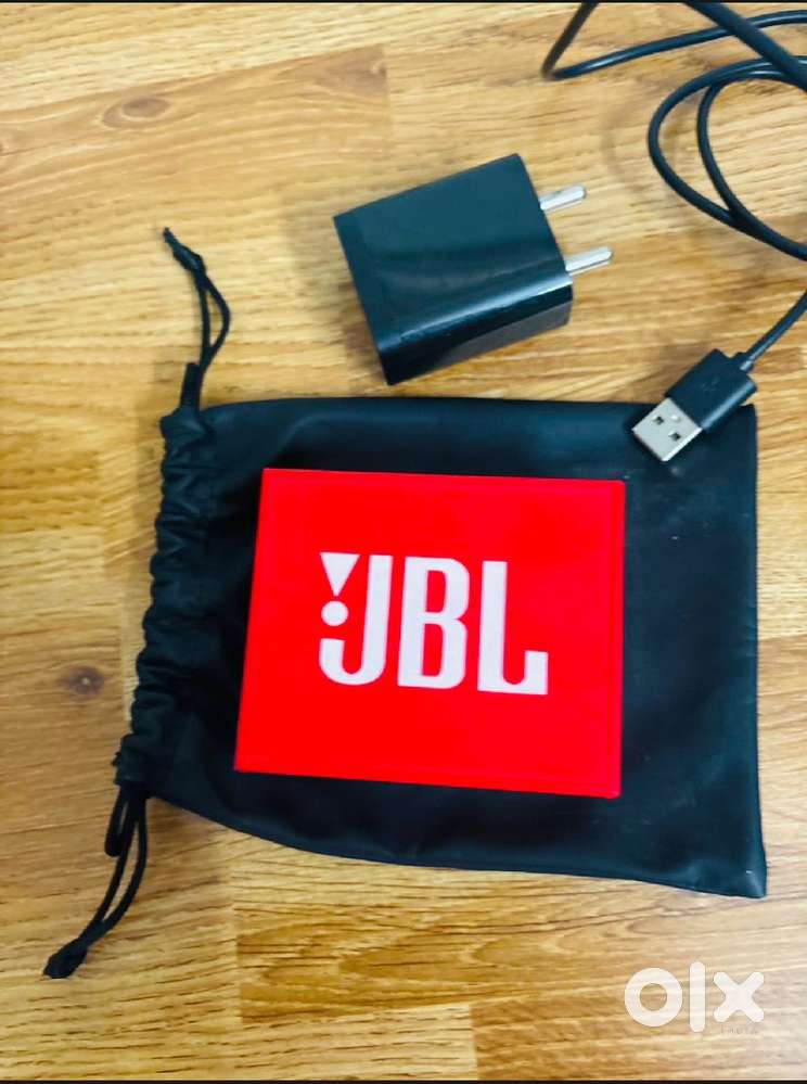 JBL BT SPEAKER WITH MIC & AMAZON ALEXA ECHO DOT
