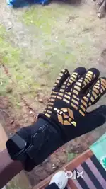 Goalkeeper gloves
