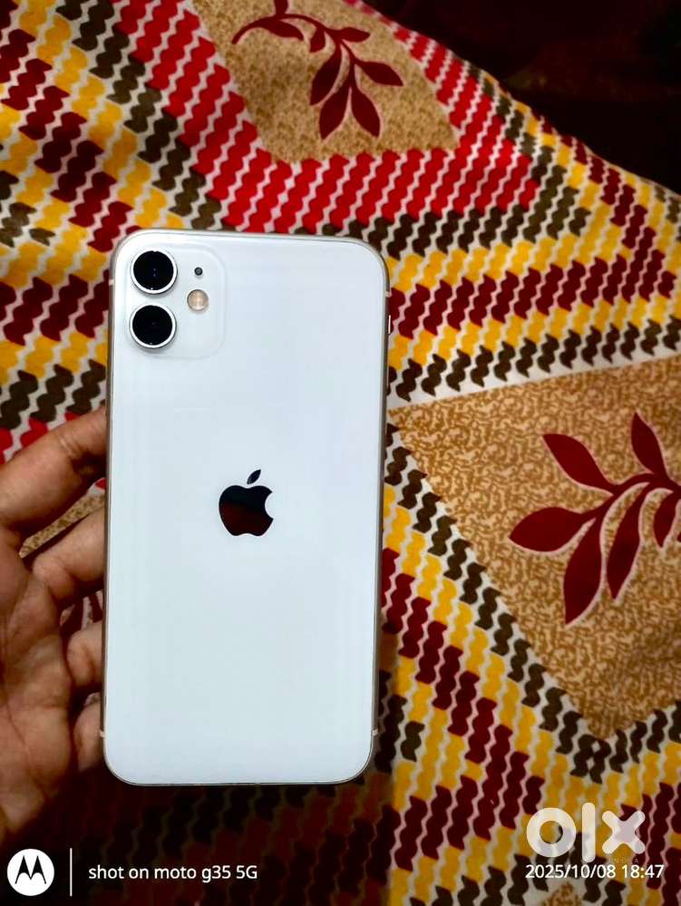 IPHONE 11 , 128GB , GOOD CONDITION