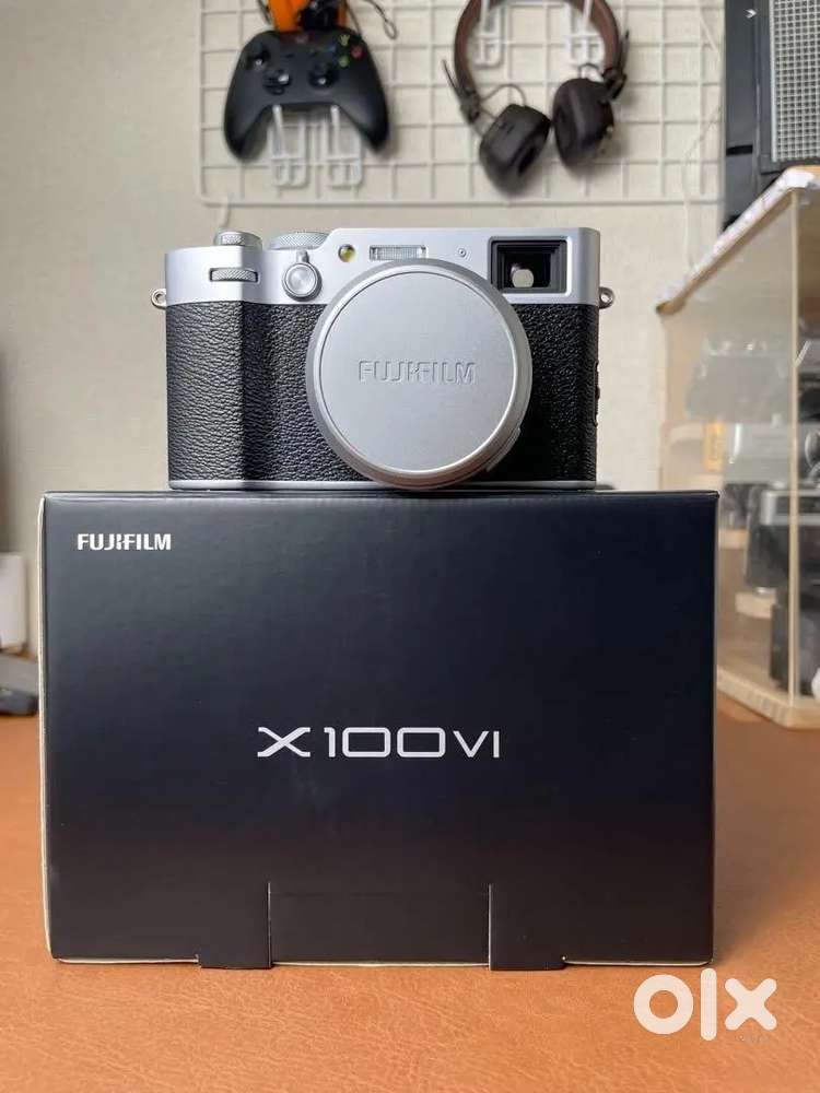 Fujifilm X100VI Silver Digital Camera