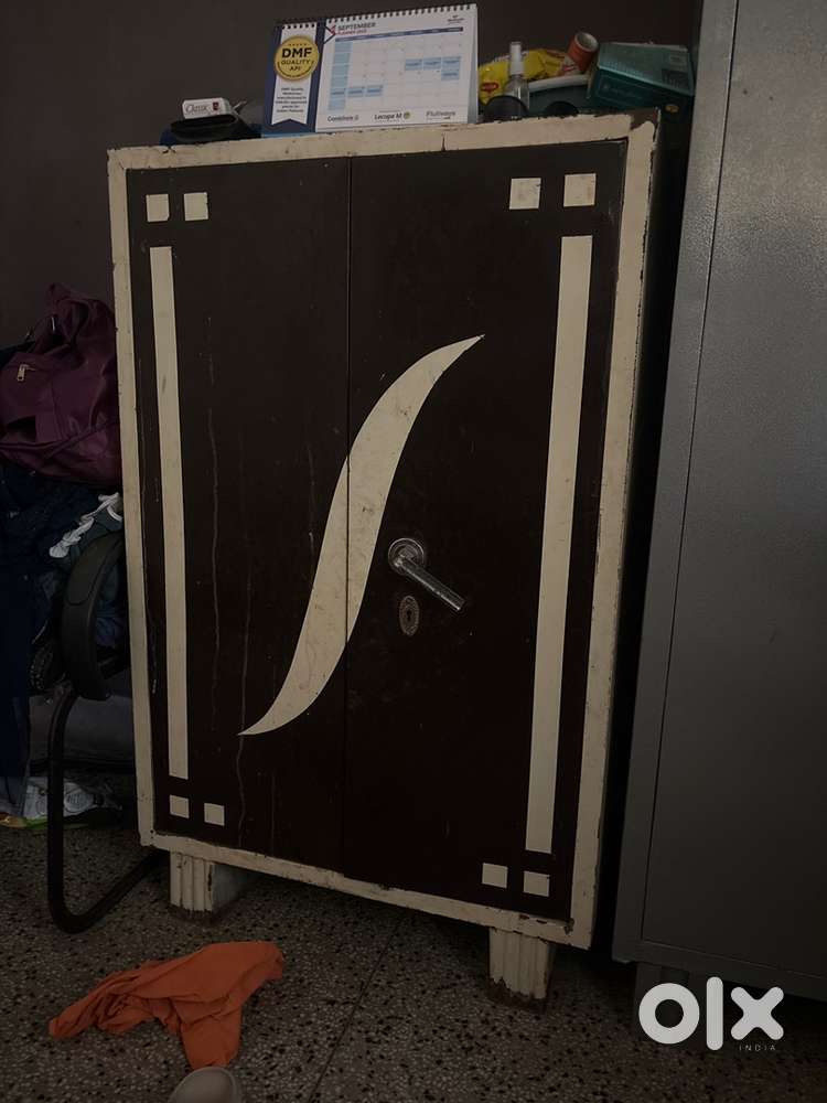 Cupboard 3 feet