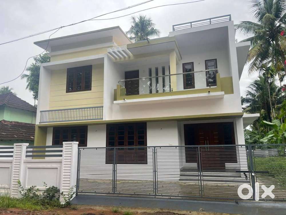 2000SqFt Villa 5cent  68 lakh- chittilapilly Thrissur