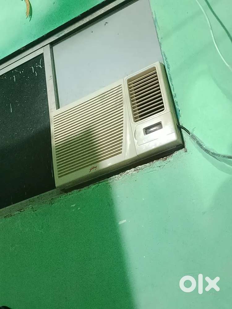 Godrej Air condition second hand hai good condition