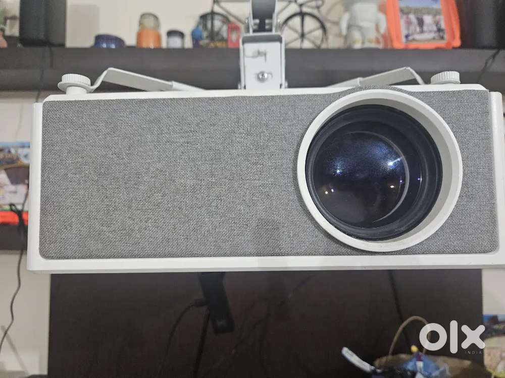 Toptro Projector with stand and screen