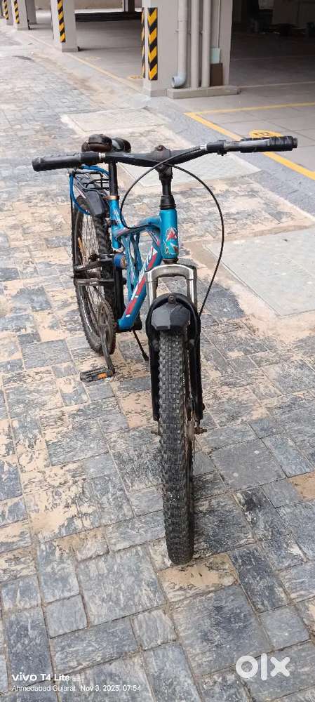 Avon Gutts Bicycle Tiptop Condition