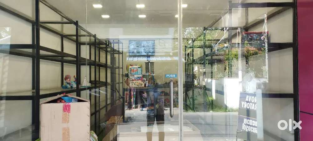 Unisex saloon Spa for rent Near highway Ernakulam