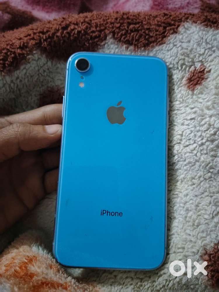 iphone xr 64gb (blue colour)