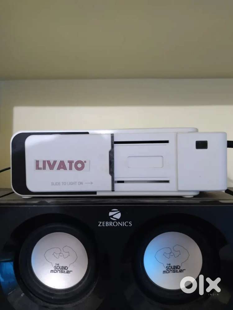 Projector screen