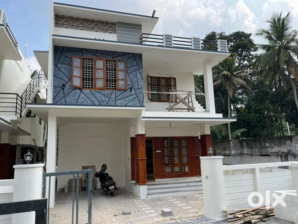 New 2000sqft Newly built House Powdikonam