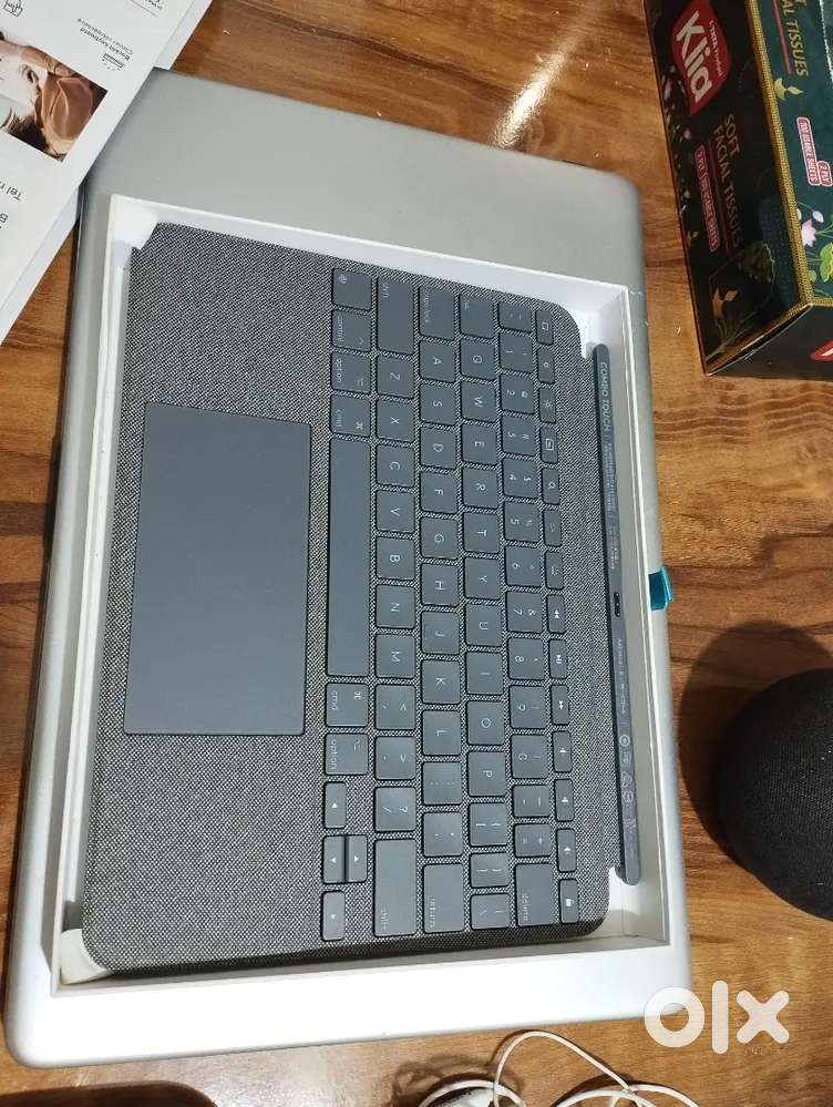 Logitech Ipad 11 inch keyboard