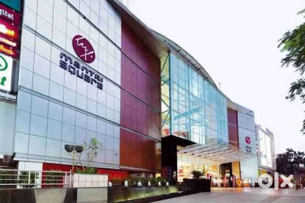 Shoes selling in mantri mall timing 12:00 to 10:00