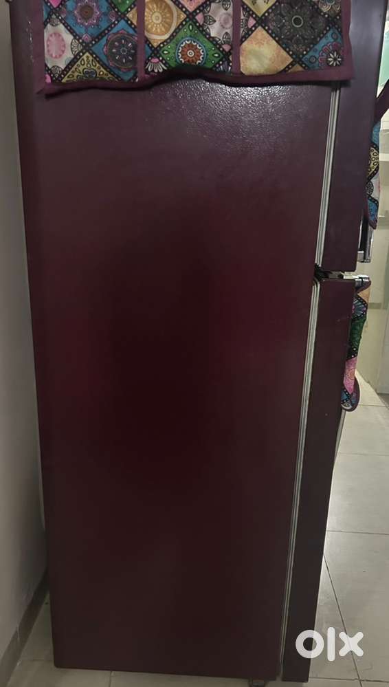 LG 4 Star 258 ltrs - Fully Operational - 7000 rs