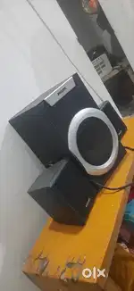 Phillips 2.1 music system