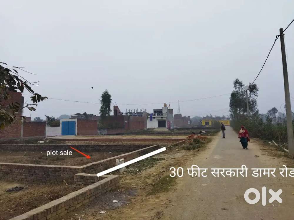 श्यामनाथ मंदिर के पास सरकारी डामर रोड पर भगवानपुर मे प्लाट बिकाऊ है।।