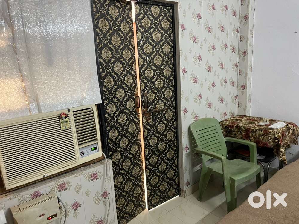 Fully Furnished Flat in Awadh Vihar Yojhna in Basera