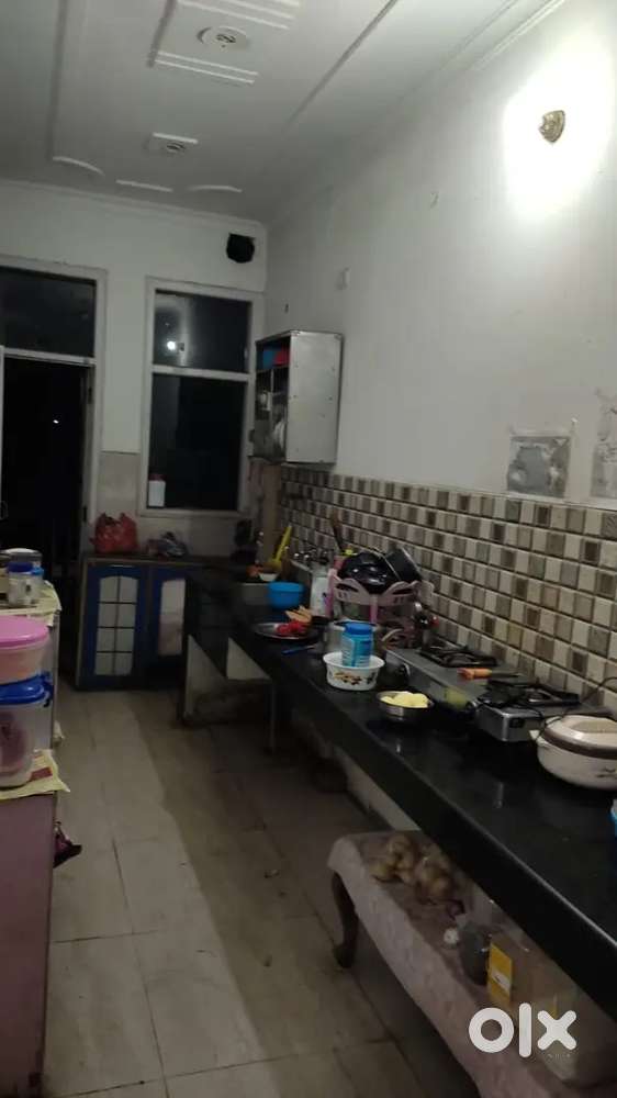 GIRLS PG IN SEC 37..With SEPRATE BATHROOM