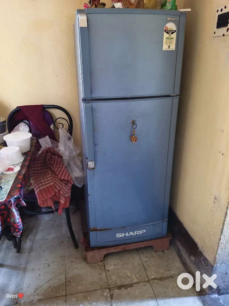 215 litre good condition double door refrigerator