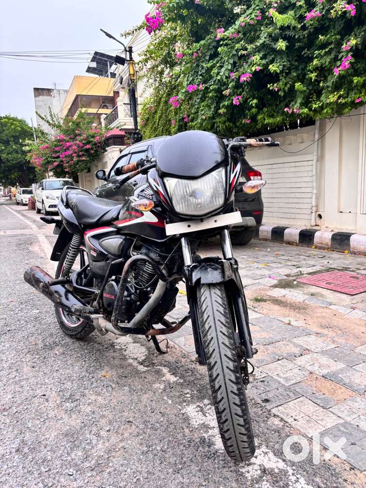 2015 model hai Condition ek number hai